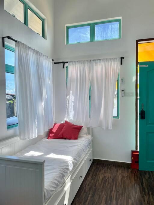 فيلا Sea Kecil Tiny House Near Jetty Of Kuala Besut Kampong Nail المظهر الخارجي الصورة